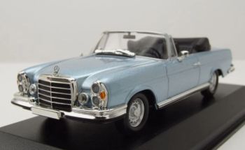 MXC940038131 - Mercedes-Benz 280SE 3.5 Convertible de 1970, Azul