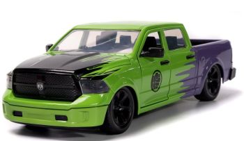 JAD99726 - DODGE Ram 1500 2014 con figura de HULK