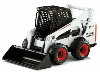 BOB6989078ASSORT - BOBCAT S590 sobre ruedas con 4 accesorios 1 barredora; 3 BRH vendidos en caja dañada