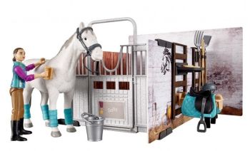 BRU62506 - Box establo con caballo; jinete y accesorios