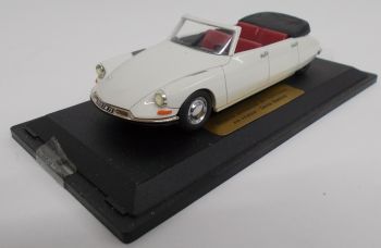 CLASSC1026 - CITROEN DS Reuter descapotable 4 puertas marfil