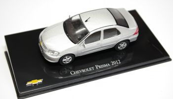 MAGCHEPRISMA - 2012 CHEVROLET Prisma gris sedán de 4 puertas