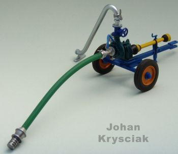 KRYS008 - Bomba de riego arrastrada CAPRARI. Limitado a 120 copias