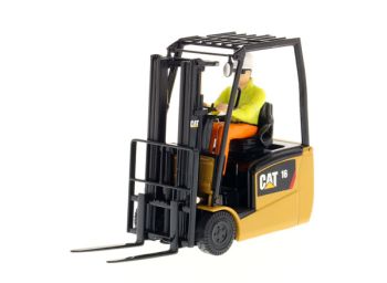 DCM85504 - Carretilla elevadora CATERPILLAR EP16 con operador