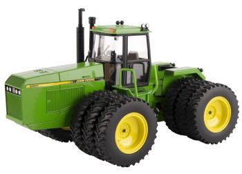 ERT45751 - JOHN DEERE 8560 4WD EXPOSICIÓN DE GRANJA Museo 2020
