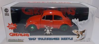 GREEN18231VERTE - VOLKSWAGEN Beetle 1967 de Billy Peltzer de la película Gremlins llantas verdes versión Green Metal con figura Gizmo incluida