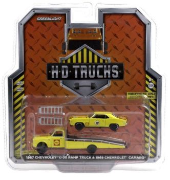 GREEN33200-A - CHEVROLET C-30 car carrier 1967 SHELL y CHEVROLET Camaro 1969 #28 SHELL Series HD Truck vendido en blister