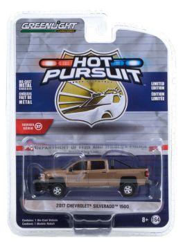 GREEN42950-E - CHEVROLET Silverado 1500 pick-up doble cabina 2017 marrón metalizado La serie Hot Pursuit se vende en blister