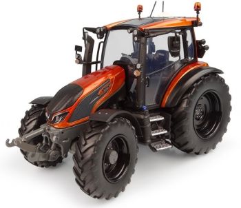 UH6292 - VALTRA G135 Unlimited Naranja metalizado Limitado a 1000 piezas