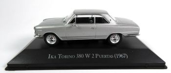 MAGARG03 - IKA Torino 380 W berlina 2 puertas 1967 gris metalizado vendido en blister