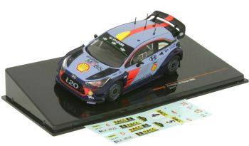 IXORAM645B - HYUNDAI i20 coupé WRC 2017 con varias calcas incluidas rallye de Catalunya 2017
