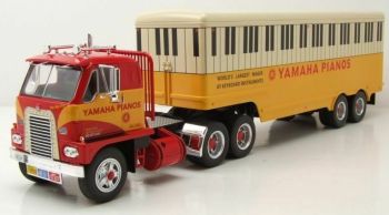 IXOTTR015 - 1959 INTERNATIONAL HARVESTER DCOF-405 y remolque de caja de pianos Yamaha