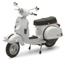 NEW42213A - VESPA P200E Blanco