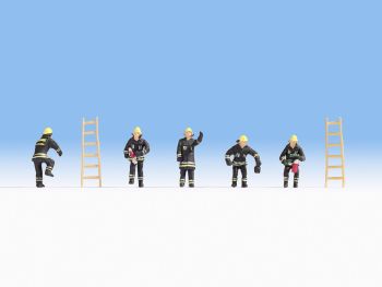 NOC15021 - Bomberos con escaleras