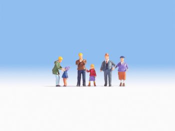 NOC15930 - familia en invierno