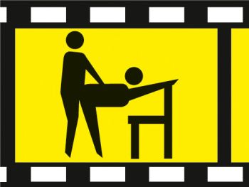 NOC15956 - escena de amor en una silla