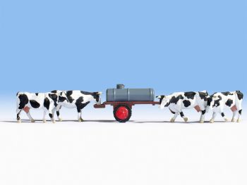 NOC16658 - 4 vacas con tanque de agua