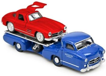 NOREV311002 - Portacoches MERCEDES BENZ Renntransporter con MERCEDES BENZ 300 SL 1955