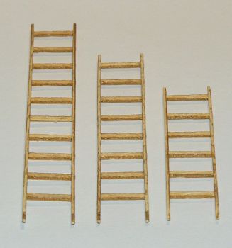 PLS401 - 3 escaleras en miniatura para montar alturas 10; 8 y 6 cm