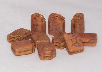 PLS417 - 10 bidones alemanes de la Segunda Guerra Mundial en miniatura para pintar