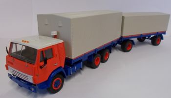 PRXPCL47054 - KAMAZ 53212 Portador de lona 6x4 con laterales abatibles y remolque