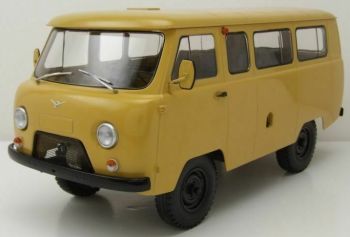 PRXPCL47075 - Minibús crema UAZ 452