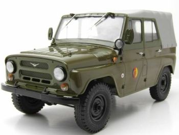 PRXPCL47087 - UAZ 469 4x4 descapotable cerrado Ejército alemán