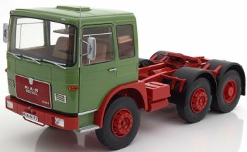 RK180052 - MAN F7 16.304 6x2 1972 verde limitada a 750 ejemplares