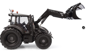 UH6746 - VALTRA G135 con cargador frontal gris titanio