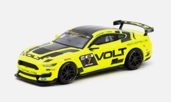 T64G-011-IMSA - Ford Mustang GT4 IMSA Continental 2018, amarillo y negro, todavía en su embalaje original.