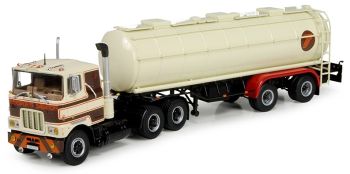 TEK74304 - Camión cisterna MACK F700 y Sabaton