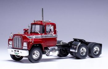 IXOTR212.22 - MACK Serie R 6x4 1966 Rojo