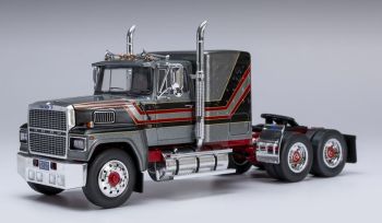 IXOTR222.22 - FORD LTL-9000 6x4 1978 gris y rojo