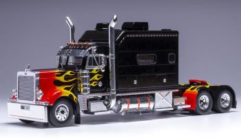IXO-U43TR002 - PETERBILT 379 6x4 2002 Custom Negro con Llamas - EDICIÓN USA