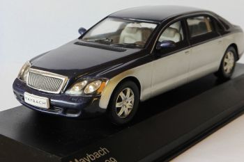 WBX110 - MAYBACH 62 2009 azul limusina laterales grises