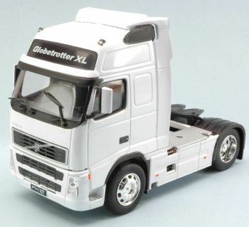 WEL32630WA - VOLVO FH12 Globetrotter XL 4x2 blanco
